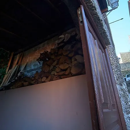 A House In The Castle Hill Nyaraló Montalegre